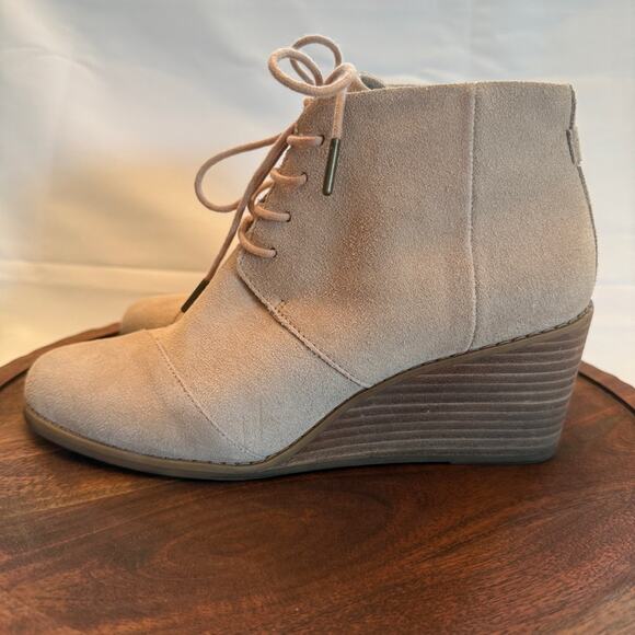 TOMS Women’s Hyde Sand Suede Lace Up Wedge Booties Ankle Boots Size 8.5 Tan - Picture 3 of 9